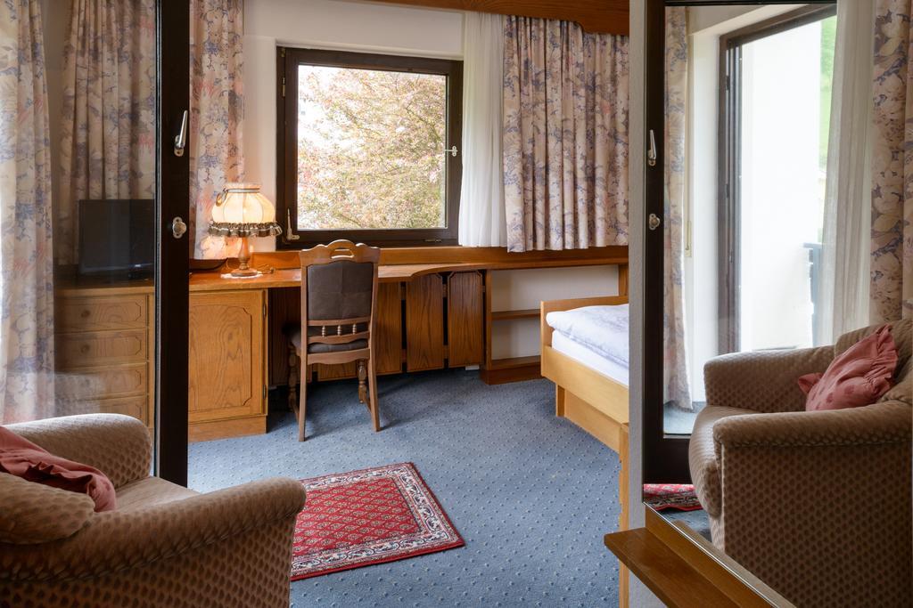 Hotel Schwarzwaldschaefer Enzklosterle Room photo